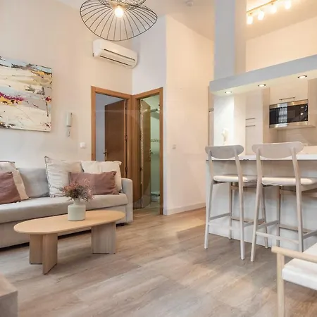 Apartman Artistic In The Heart Of By Rems