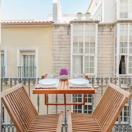 Artistic In The Heart Of By Rems Apartment