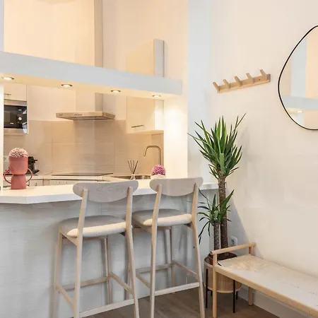 Apartment Artistic In The Heart Of By Rems