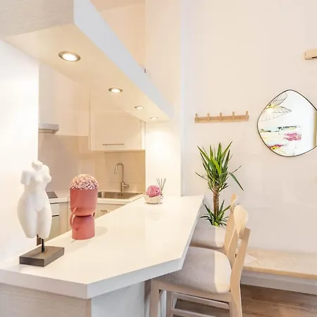 Apartment Artistic In The Heart Of By Rems